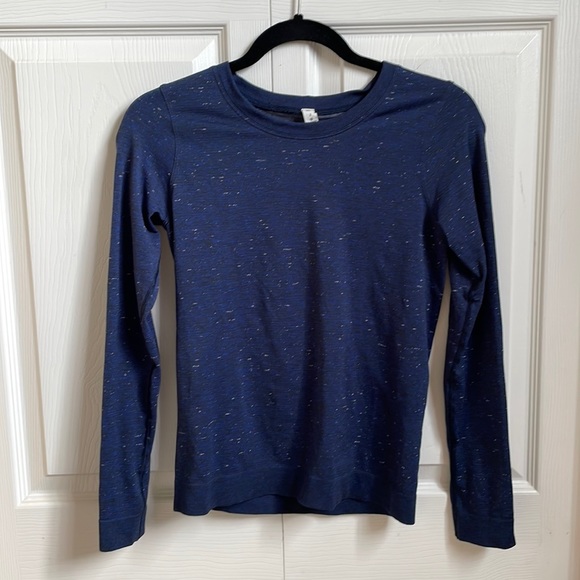 Lululemon Long Sleeve - Picture 1 of 2